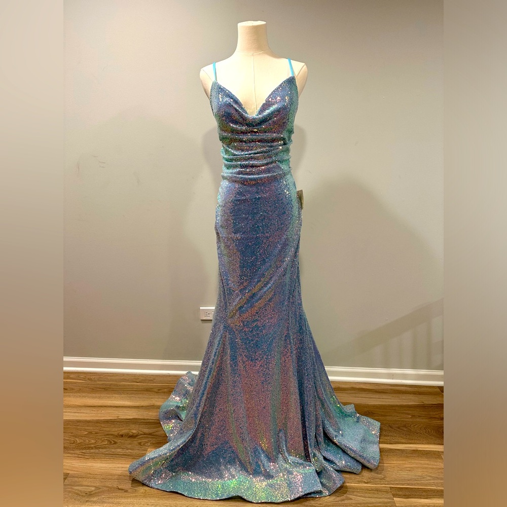 Prom•special occasion•pageant dress. Size 8. BEAUTIFUL! NWT